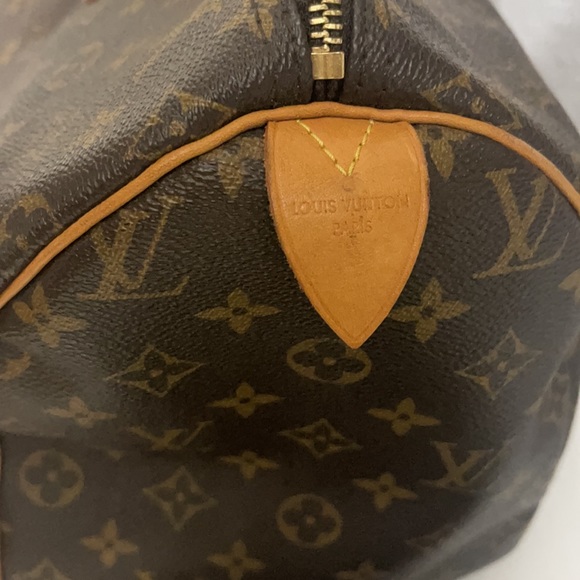 COPY - 40 mm bag mint condition , has initials ( SKT) - Picture 3 of 16